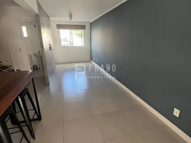 Casa 2 quartos e 2 banheiros, à venda ou para alugar, no bairro Areal em Pelotas
