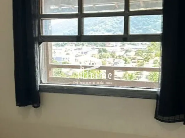 Casa com 600m² 3 quartos e 2 banheiros, à venda, no bairro Itaipu em Niterói