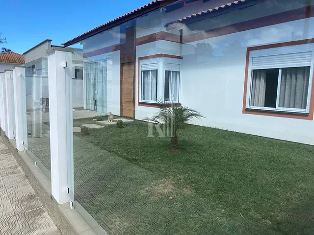 Casa com 215m² 3 quartos e 2 banheiros, à venda, no bairro Centro em Tijucas