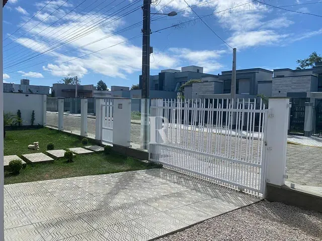 Casa com 215m² 3 quartos e 2 banheiros, à venda, no bairro Centro em Tijucas