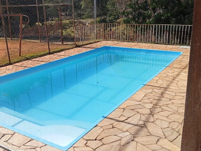 Casa 2 quartos e 1 banheiro, à venda, no bairro Luxemburgo em Santa Luzia