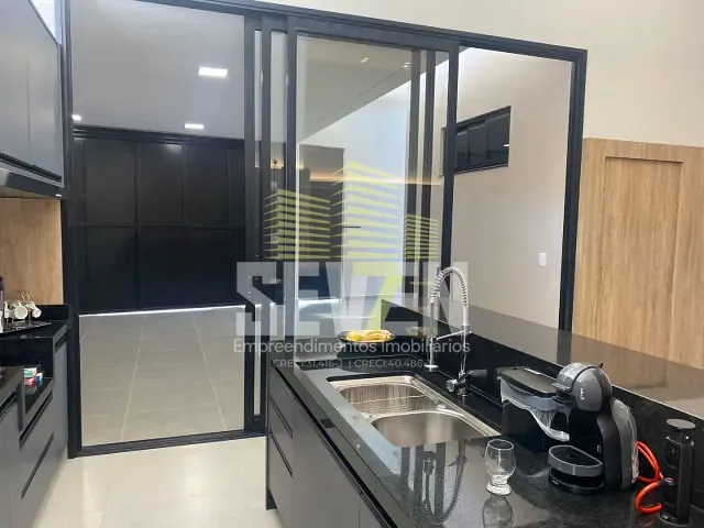 Casa com 250m² 3 quartos e 4 banheiros, à venda, no bairro Parque Vista Alegre em Bauru
