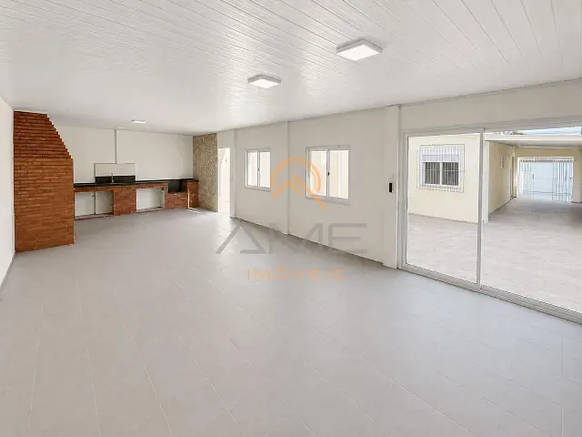 Casa com 300m² 3 quartos e 21 banheiros, à venda, no bairro Areal em Pelotas