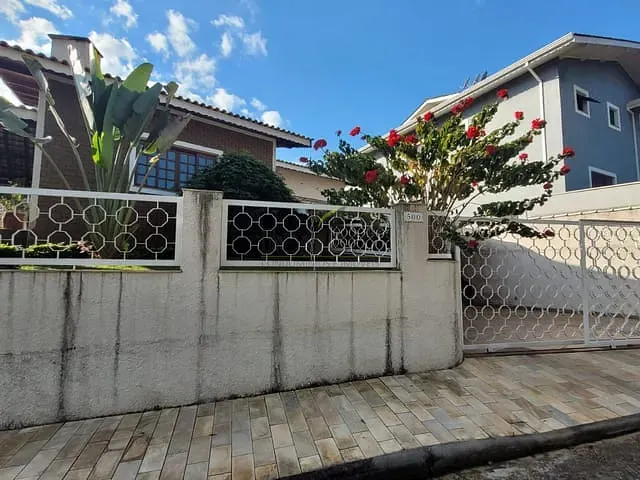 Casa com 633m² 3 quartos e 1 banheiro, à venda, no bairro Jardim Santos Reis em Piracaia