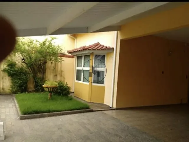 Casa 2 quartos e 2 banheiros, à venda, no bairro Parque das Árvores em Guaratinguetá