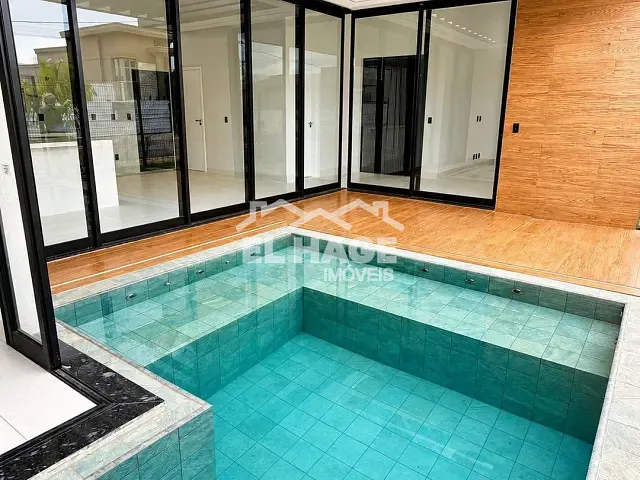 Casa 4 quartos e 4 banheiros, à venda, no bairro Jardim Itália em Cuiabá