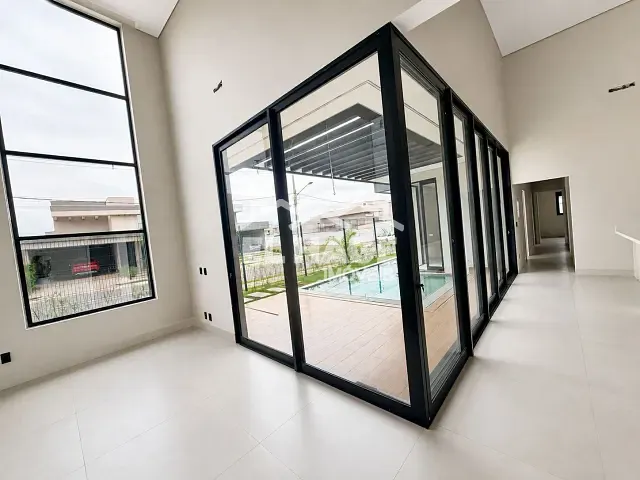 Casa 4 quartos e 4 banheiros, à venda, no bairro Jardim Itália em Cuiabá