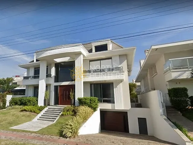 Casa com 825m² 5 quartos e 7 banheiros, à venda, no bairro Jurerê Internacional em Florianópolis