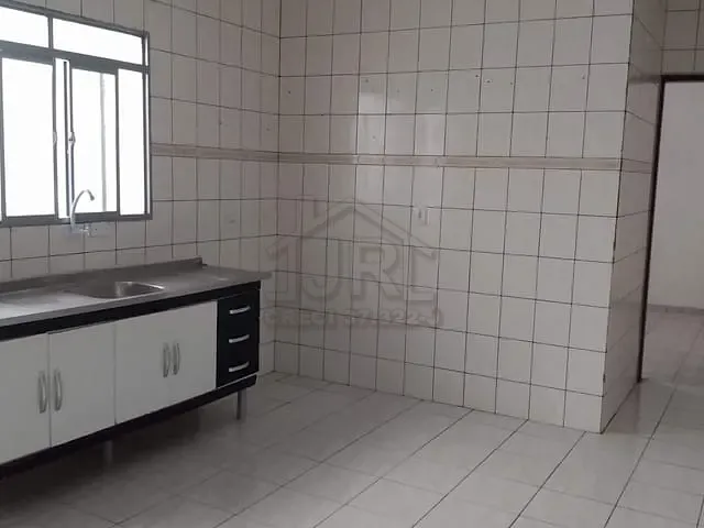 Casa com 150m² 2 quartos e 1 banheiro, à venda, no bairro Jardim Zaira em Mauá
