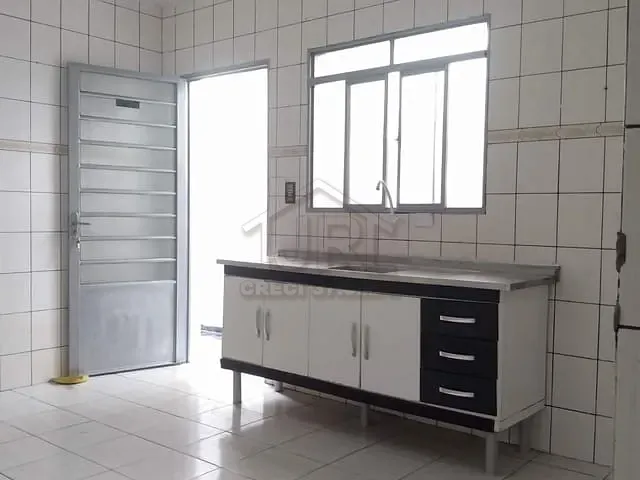 Casa com 150m² 2 quartos e 1 banheiro, à venda, no bairro Jardim Zaira em Mauá