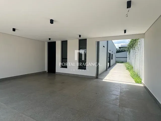 Casa 3 quartos e 4 banheiros, à venda, no bairro Condomínio Jardim Flamboyan em Bragança Paulista