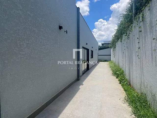 Casa 3 quartos e 4 banheiros, à venda, no bairro Condomínio Jardim Flamboyan em Bragança Paulista