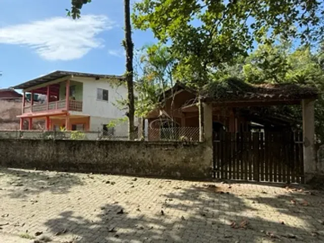 Casa com 500m² 2 quartos e 2 banheiros, à venda, no bairro Boracéia em Bertioga