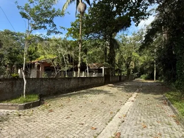 Casa com 500m² 2 quartos e 2 banheiros, à venda, no bairro Boracéia em Bertioga