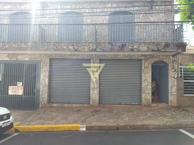 Casa com 242m², para alugar, no bairro Centro em Ribeirão Preto