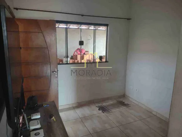 Casa 2 quartos e 1 banheiro, à venda, no bairro Jardim Aeroporto em Guaxupé