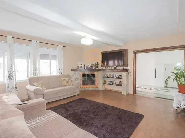 Casa com 440m² 4 quartos e 2 banheiros, à venda, no bairro Centro em Pelotas