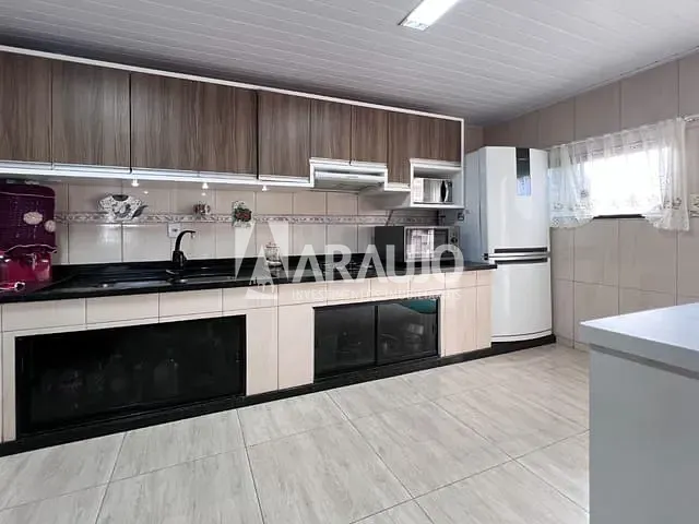 Casa com 313m² 5 quartos e 2 banheiros, à venda, no bairro Cordeiros em Itajaí