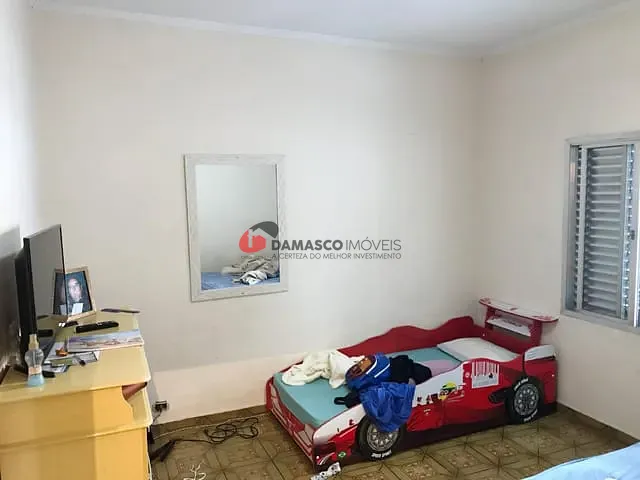 Casa com 300m² 2 quartos e 1 banheiro, à venda, no bairro Olímpico em São Caetano do Sul