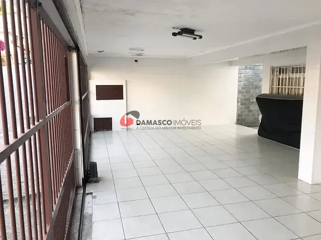 Casa com 300m² 2 quartos e 1 banheiro, à venda, no bairro Olímpico em São Caetano do Sul