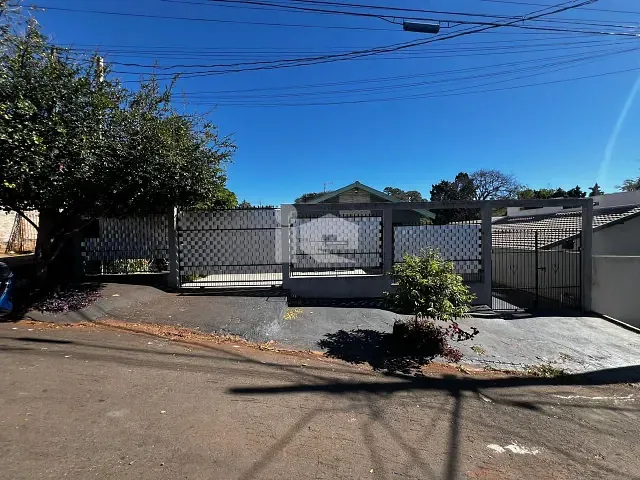 Casa com 584m² 2 quartos e 1 banheiro, à venda, no bairro Vila Odorio em Rolândia