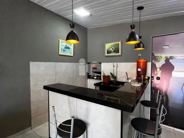Casa com 584m² 2 quartos e 1 banheiro, à venda, no bairro Vila Odorio em Rolândia