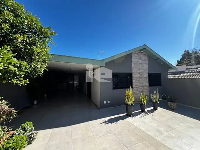 Casa com 584m² 2 quartos e 1 banheiro, à venda, no bairro Vila Odorio em Rolândia