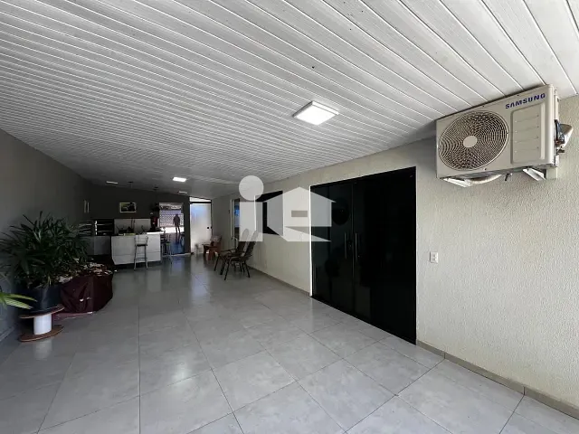 Casa com 584m² 2 quartos e 1 banheiro, à venda, no bairro Vila Odorio em Rolândia