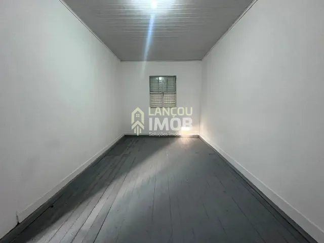 Casa 2 quartos e 2 banheiros, para alugar, no bairro Vila Vianelo em Jundiaí