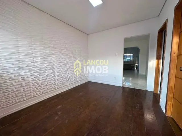 Casa 2 quartos e 2 banheiros, para alugar, no bairro Vila Vianelo em Jundiaí