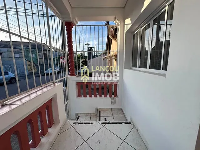 Casa 2 quartos e 2 banheiros, para alugar, no bairro Vila Vianelo em Jundiaí