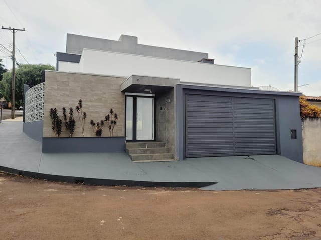 Foto do Casa - Linda casa de esquina próximo ao mercado Fox no Jardim Catuaí. | J. Mareze Imóveis Ltda