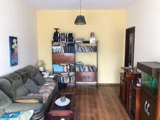 Casa com 250m² 3 quartos e 2 banheiros, à venda, no bairro Parque São Vicente em Mauá