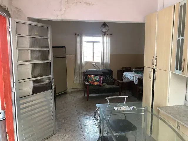 Casa com 250m² 3 quartos e 2 banheiros, à venda, no bairro Parque São Vicente em Mauá