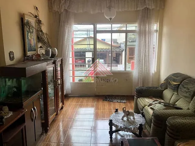Casa com 250m² 3 quartos e 2 banheiros, à venda, no bairro Parque São Vicente em Mauá