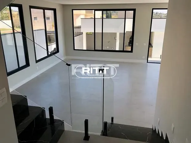 Casa com 411m² 4 quartos e 2 banheiros, à venda, no bairro Parque das Quaresmeiras em Campinas