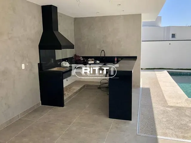 Casa com 411m² 4 quartos e 2 banheiros, à venda, no bairro Parque das Quaresmeiras em Campinas