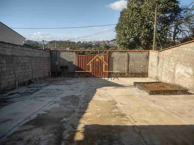 Casa com 200m² 1 quarto e 1 banheiro, à venda, no bairro Bela Vista em Guaxupé