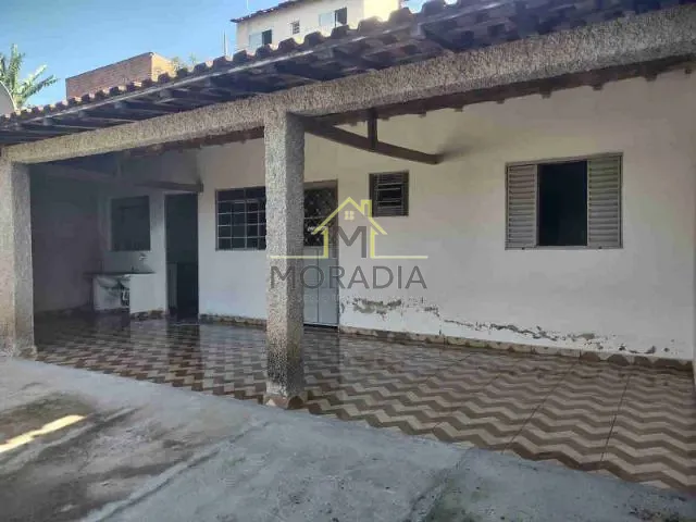 Casa com 200m² 1 quarto e 1 banheiro, à venda, no bairro Bela Vista em Guaxupé