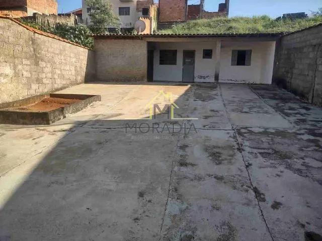 Casa com 200m² 1 quarto e 1 banheiro, à venda, no bairro Bela Vista em Guaxupé