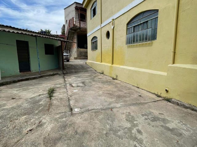 Casa 9 quartos e 3 banheiros, à venda, no bairro São Gabriel em Belo Horizonte
