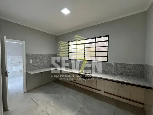Casa com 198m² 3 quartos e 2 banheiros, à venda, no bairro Centro em Bauru
