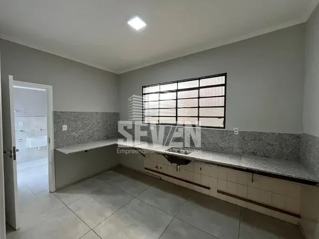 Casa com 198m² 3 quartos e 2 banheiros, à venda, no bairro Centro em Bauru