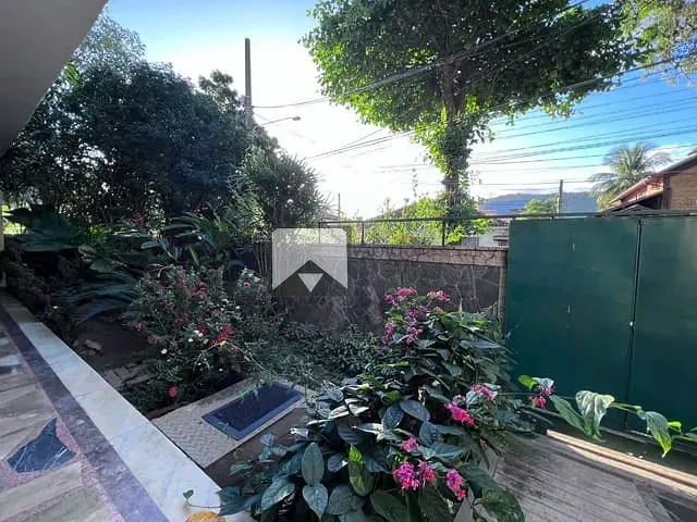Casa com 360m² 10 quartos e 2 banheiros, à venda, no bairro São Francisco em Niterói