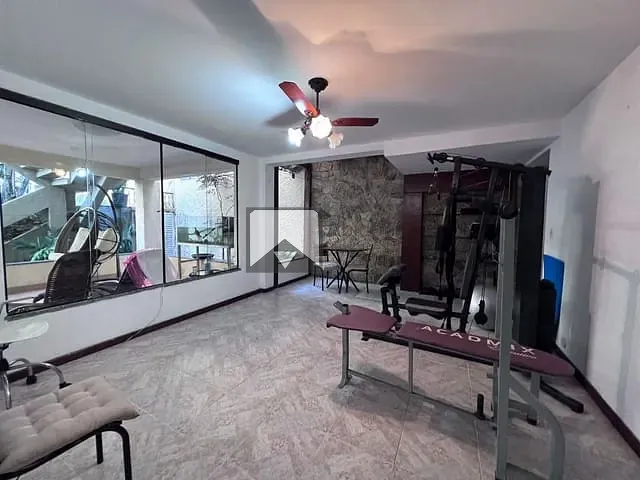 Casa com 360m² 10 quartos e 2 banheiros, à venda, no bairro São Francisco em Niterói