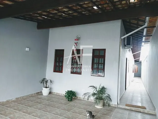 Casa com 150m² 2 quartos e 2 banheiros, à venda, no bairro Jardim Gurilândia em Taubaté
