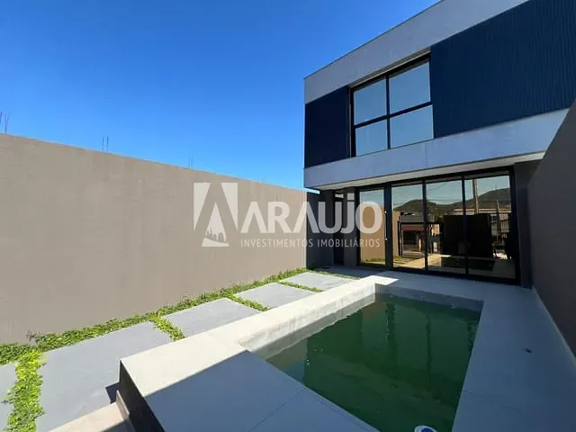 Casa com 150m² 3 quartos e 3 banheiros, à venda, no bairro Barra em Balneário Camboriú