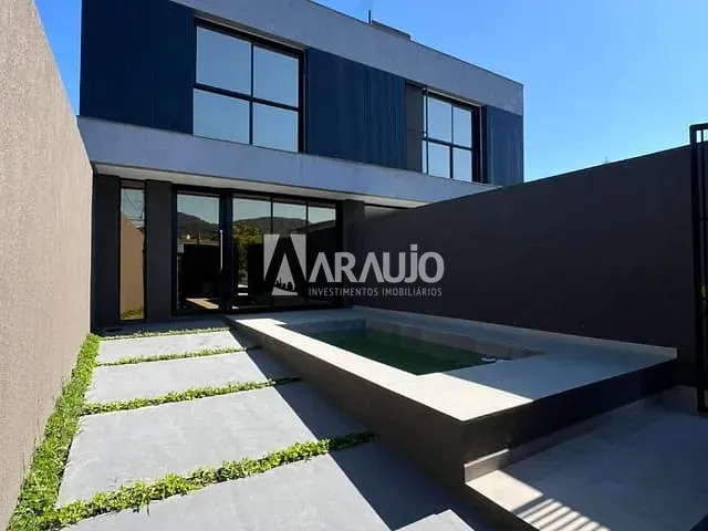 Casa com 150m² 3 quartos e 3 banheiros, à venda, no bairro Barra em Balneário Camboriú
