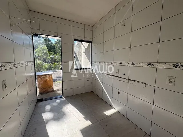 Casa 2 quartos e 1 banheiro, para alugar, no bairro São Domingos em Navegantes