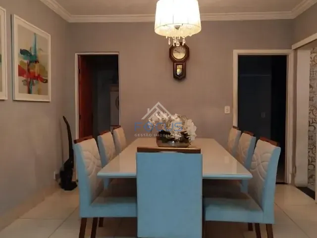 Casa com 300m² 3 quartos e 4 banheiros, à venda, no bairro Vila Viotto em Jundiaí